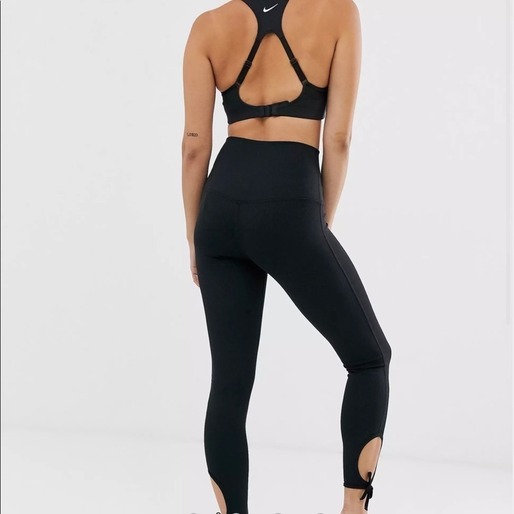 NWT Nike yoga leggings with tie detail in black - Picture 4 of 16